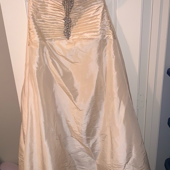Champagne strapless formal dress with jeweled detail - Picture 13 of 15